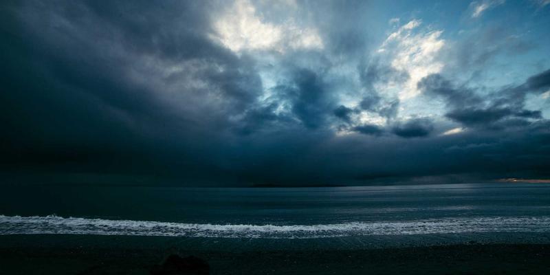 构筑数字防线：威胁监测、安全评估与黑客防护的协同防御体系